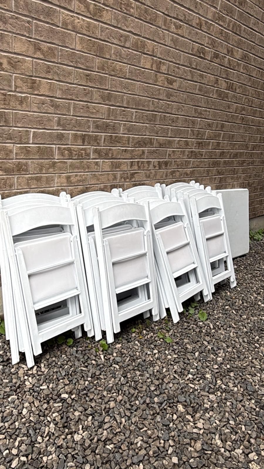 Chairs - Resin White — rental product photo