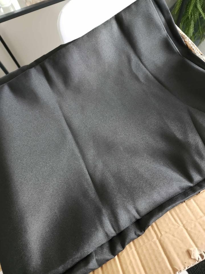 Table cloth Round- 132" Black — rental product photo
